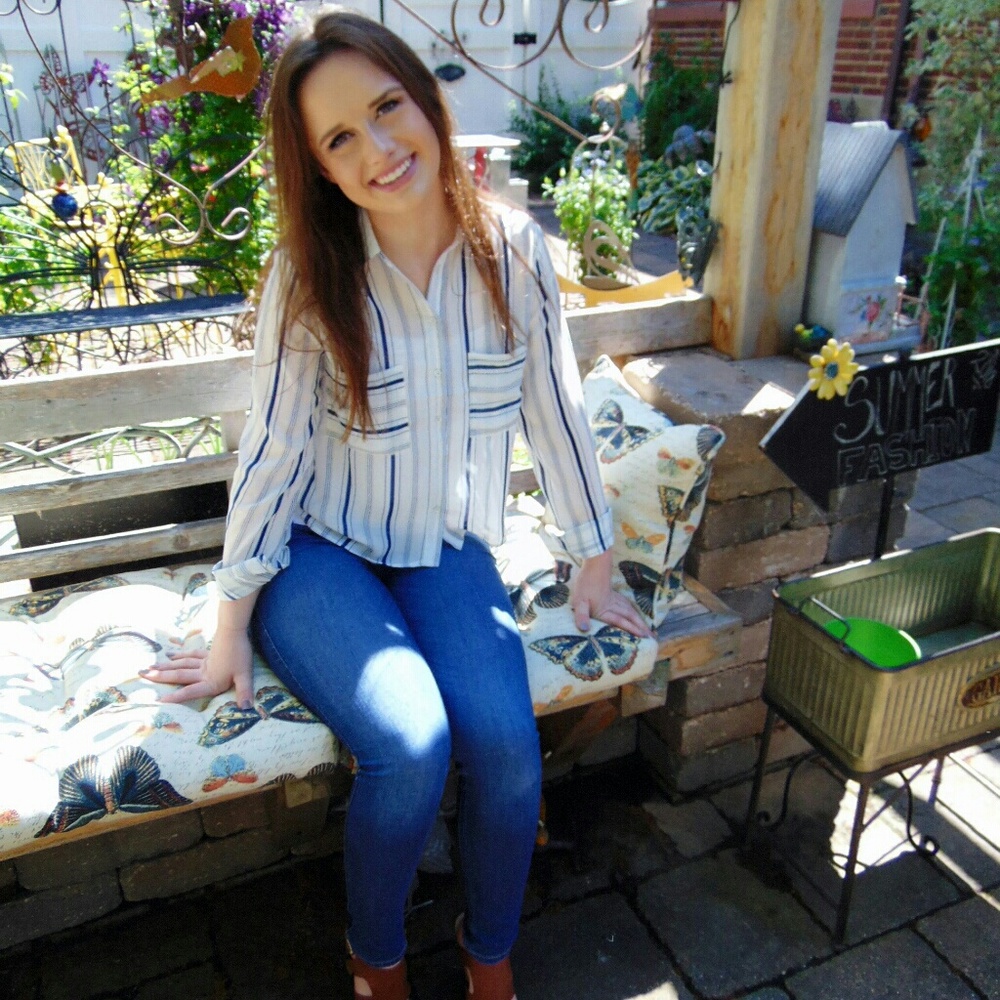 Blue stripe button up top